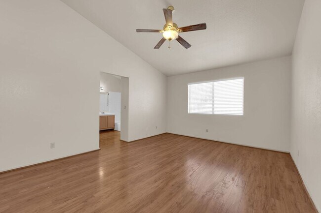 Building Photo - Well-Maintained 3BR Home | Open Living, Private Yard, Prime NW Location