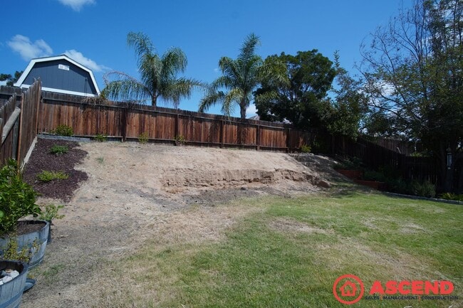 Building Photo - Beautiful Home Off Merle Haggard Dr!
