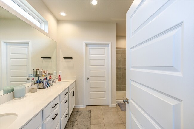 Building Photo - 4210 Peaceful Pines Ln