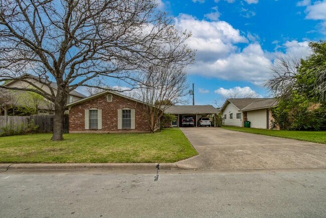 Building Photo - 8110 Exmoor Dr