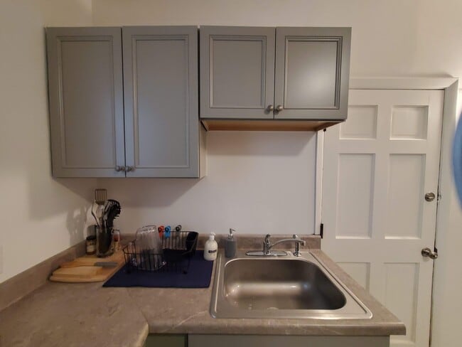 New kitchen sink - 87 Vinton St