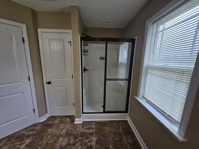 Building Photo - 303 Weeping Willow Dr