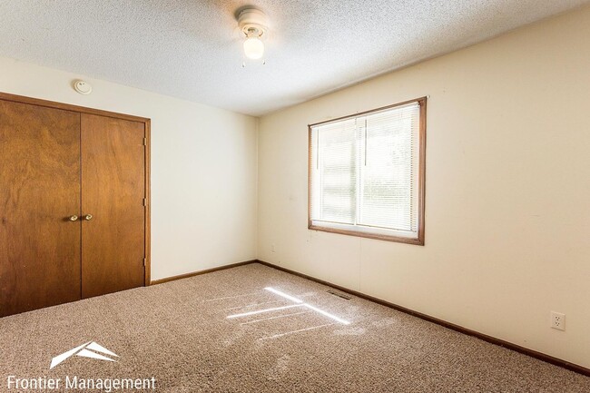 Building Photo - Beautiful 2 Bedroom Duplex located in West Manhattan!