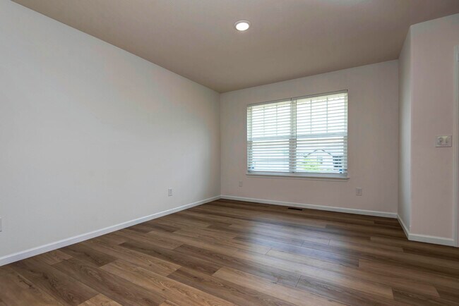 Building Photo - 2013 South St