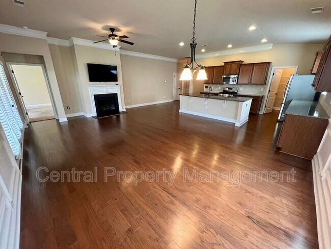 Building Photo - 208 Evansdale Way