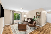 Building Photo - 18423 Sharon Ln