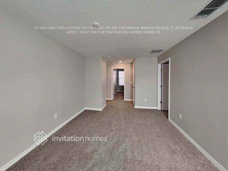 Building Photo - 2228 Jungle Dr