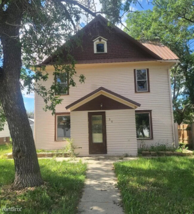 3 br, 2 bath House 305 B Street South 305 B St S Glen Ullin ND
