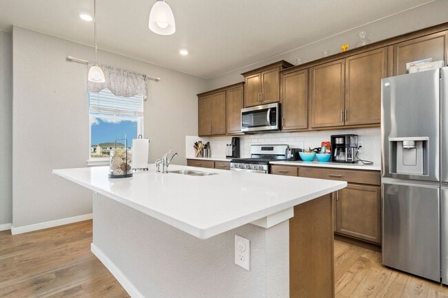Building Photo - 4 Bedroom Overlooking Orchard in Windsor
