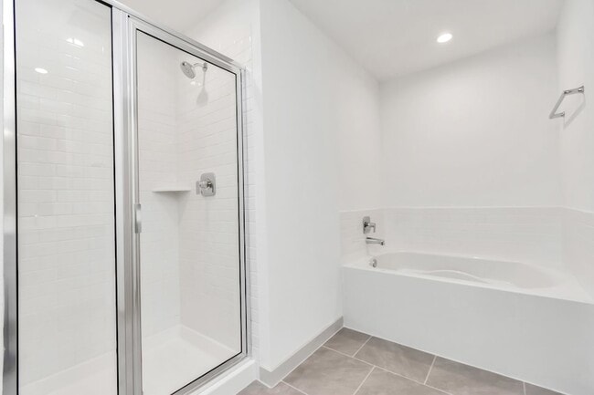 Building Photo - 1111 Pk Crst Dr