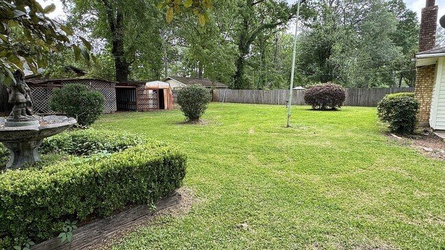 Building Photo - 204 Bastrop Drive