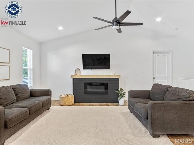 Building Photo - 1159 Lear Ln