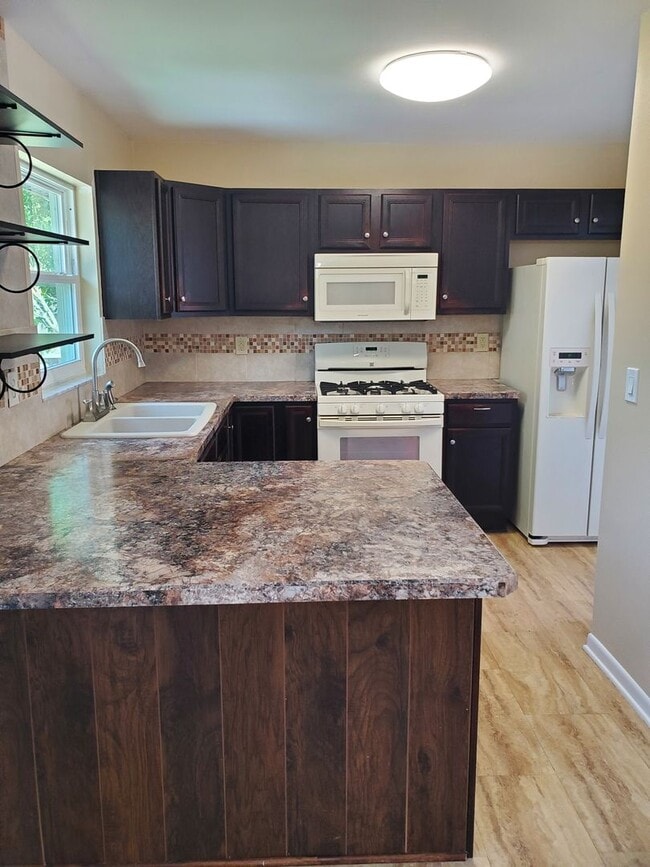 Building Photo - APPLICATION ACCEPTED 7/14/25