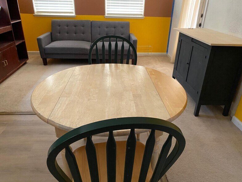 Building Photo - 465 Luciana Dr