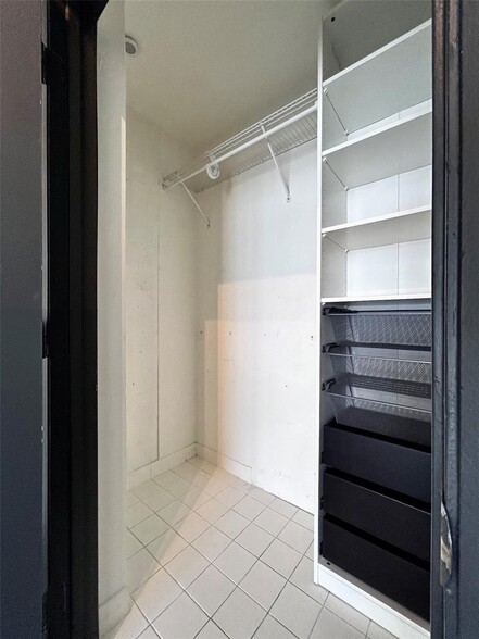 Building Photo - 444 NE 30th St