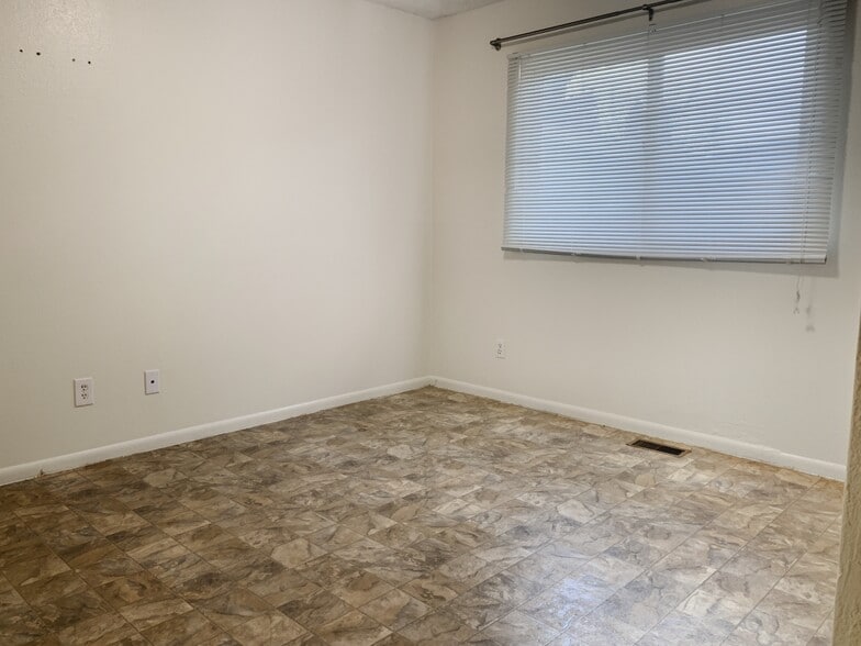 Bedroom 1 - 919 Rodgers St