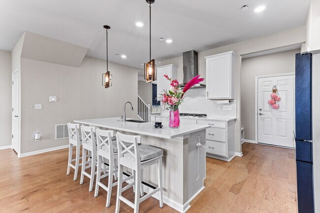Building Photo - 1675 Addison Cir