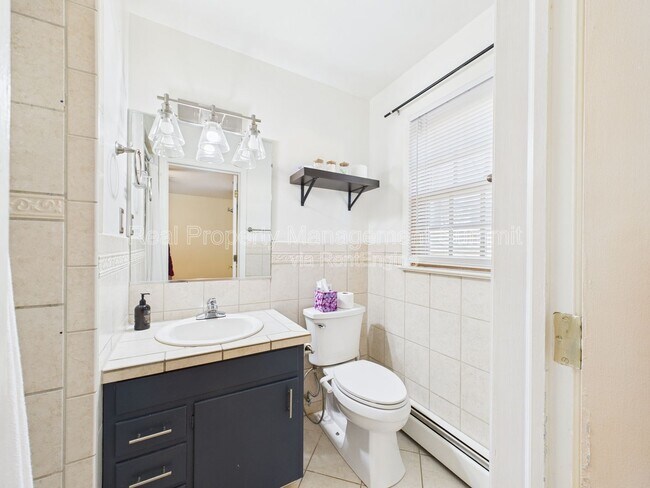 Building Photo - 1508 Chesley Pl