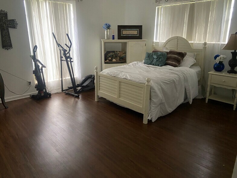 Building Photo - 308 Indiana Ave