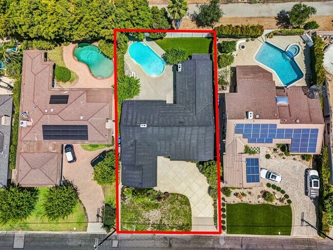 Building Photo - BEAUTIFULLY REMODELED, 5BD/4BA ENTERTAINER...