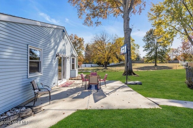 Building Photo - 9 Cherry Hill Ln