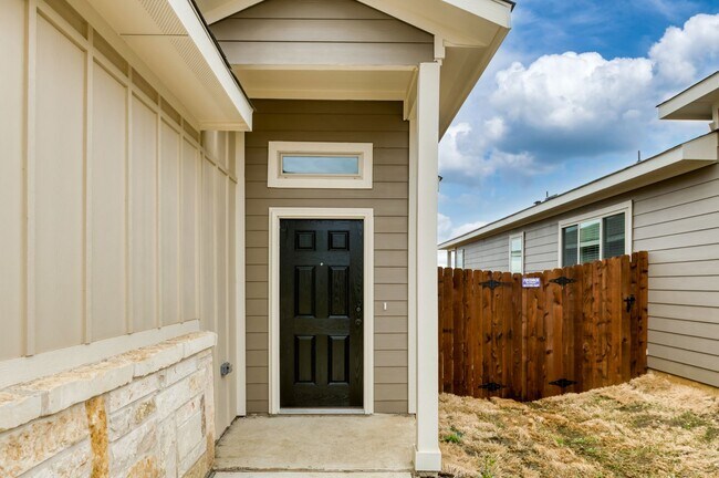 Building Photo - GORGEOUS 3 BEDROOM DUPLEX LOCATED IN MIDLOTHIAN ISD!