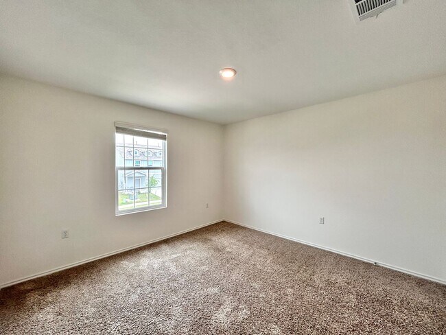 Building Photo - Your Next Home Awaits – Bright, Modern & M...