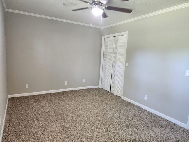 Building Photo - 1336 Whitfield Park Dr