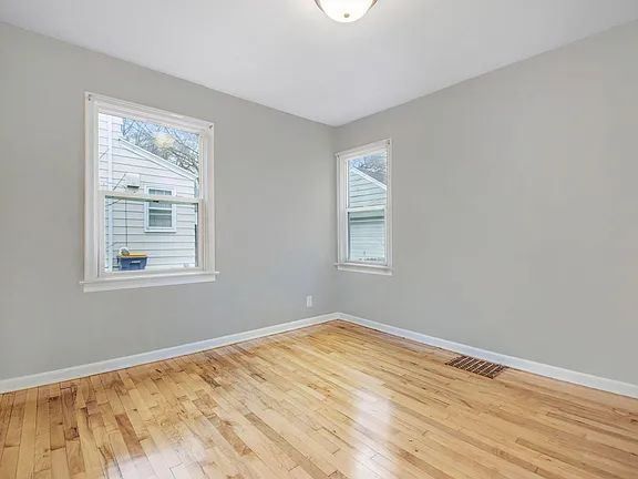 Building Photo - Charming 3BR in SE Grand Rapids