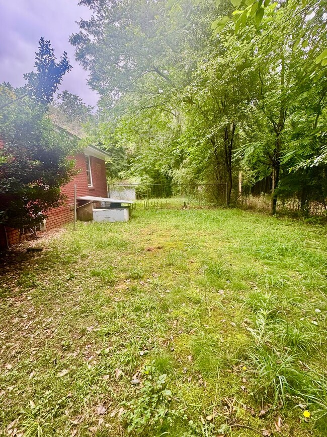 Building Photo - 2 Bedroom/1 Bath house on private 1.75 acres