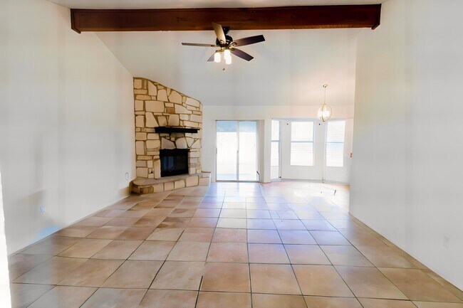 Building Photo - 1606 Gatlinburg Dr