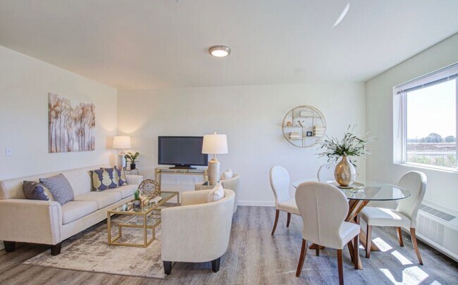 Building Photo - Country Living with Modern Flair: Wake up to the sounds of nature, Live Minutes from Everything