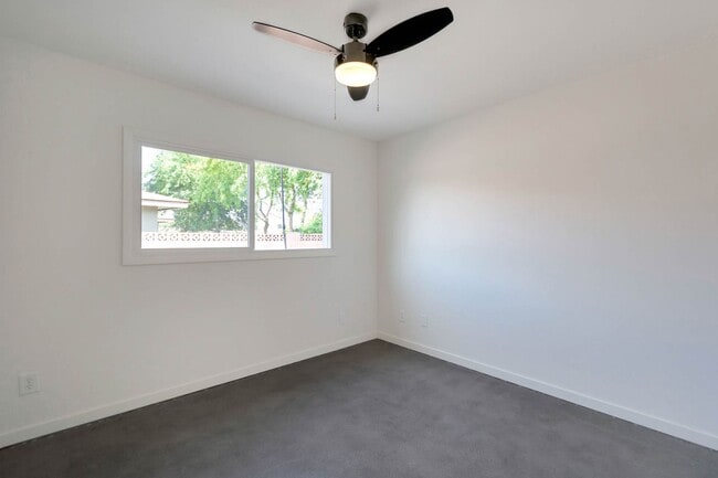 Building Photo - 5-Bedroom Tempe Home with Private Pool & Prime ASU Proximity