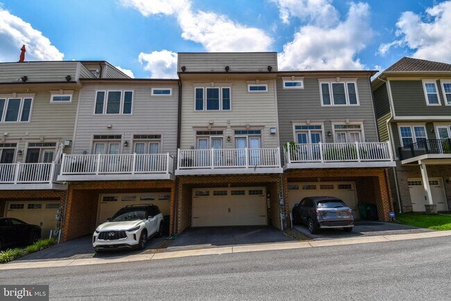 Building Photo - 409 Hydrangea Place