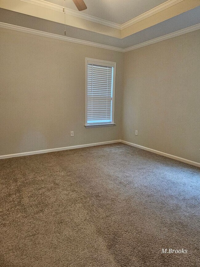Building Photo - 1704 Almond Tree Pl