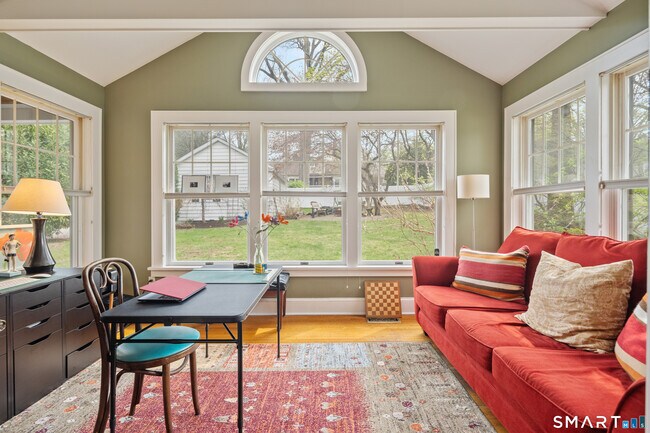 Building Photo - 13 Birch St