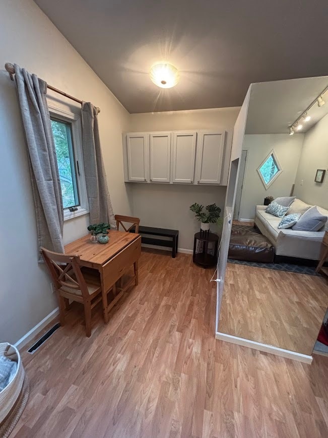 Building Photo - 105 W Florida Ave