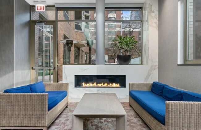 Building Photo - 1138 N Dearborn St