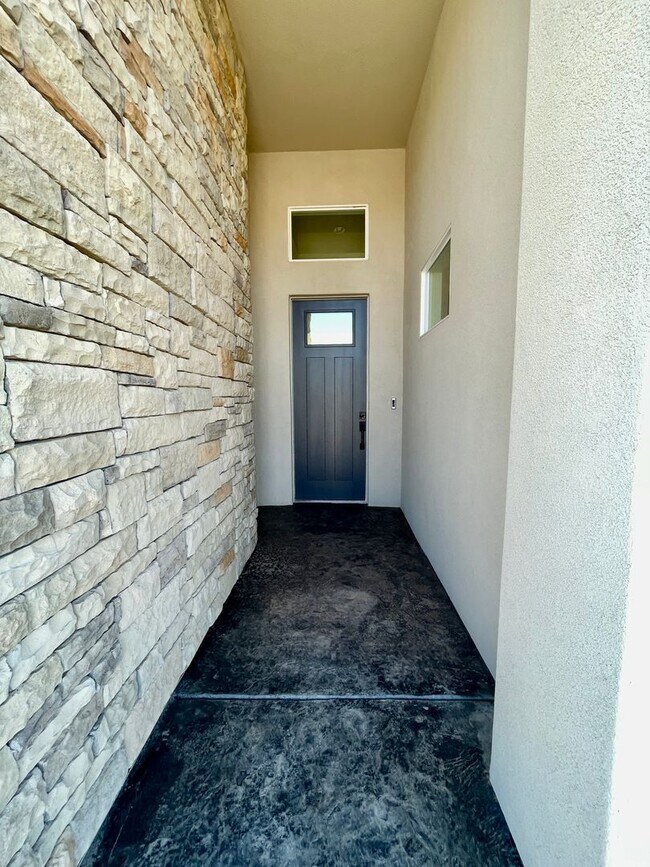 Building Photo - Four-Bedroom Home Near Shooting Star Park in Washington Fields