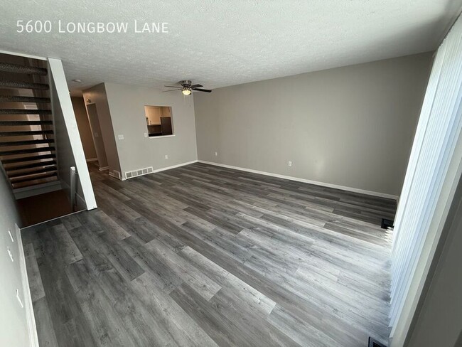 Building Photo - Recently Updated Beautiful Town Home in Du...