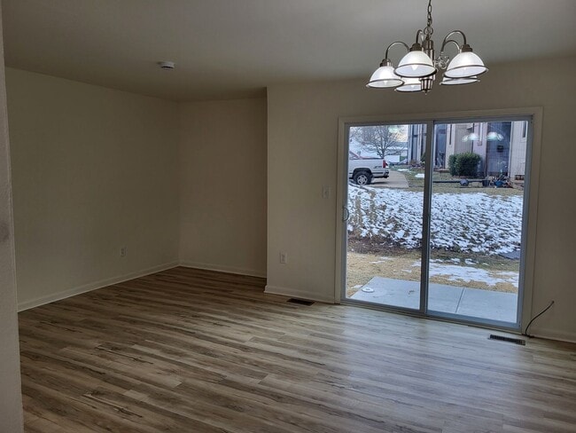 Building Photo - RENOVATED 3 Bedroom Community Treasure!