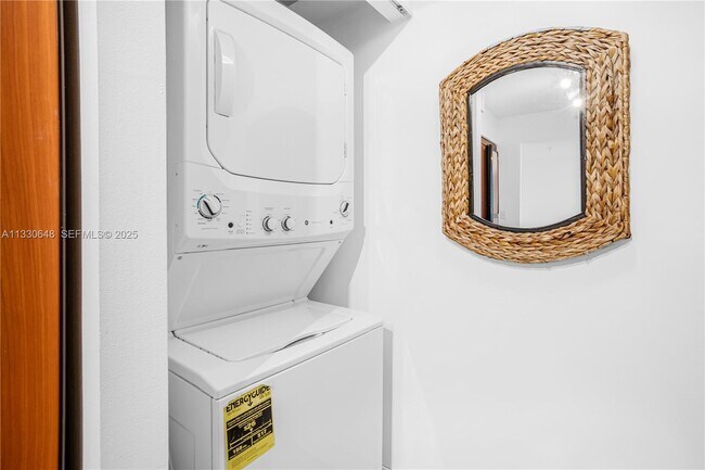 Building Photo - 2080 S Ocean Dr