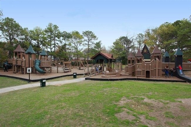Building Photo - 1880 White Oak Dr