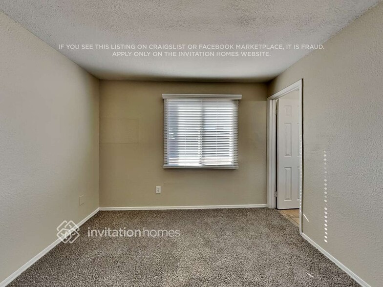 Building Photo - 4102 N 71st Ln