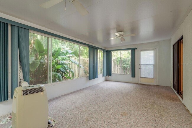 Building Photo - 10918 Freemont Dr