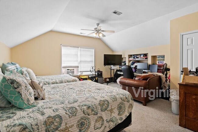 Building Photo - 109 Willow Wood Ave