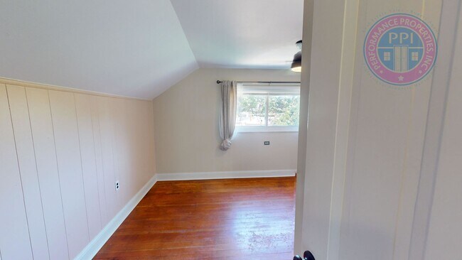 Building Photo - 2031 N Killingsworth St