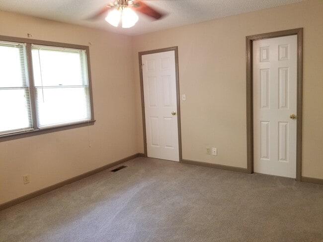 Building Photo - 740 Big Tree Dr