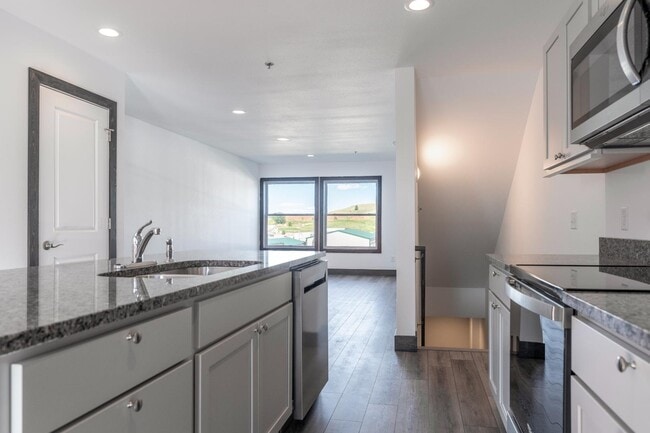 Building Photo - 2949 Aspen Dr