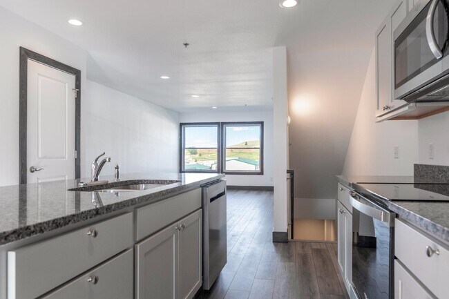 Building Photo - 2987 Aspen Dr